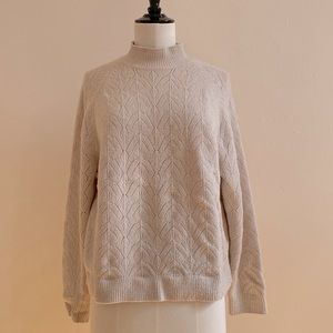 Uniqlo Sweater Cream Mock neck